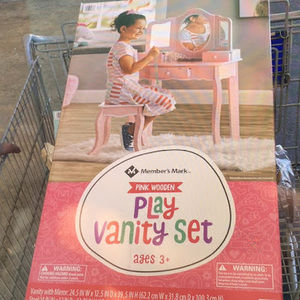 Meet your Posher, George hamilton